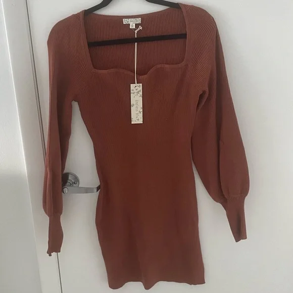 Auburn Square Neck Sweater Dress - Picture 4 of 4